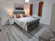 2 Bed Flat With Ensuite Availble Airbnb Style