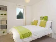 2 Bed Flat with Study E Has an Apartment