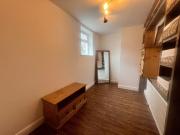 2 Bed Flat, Woodhouse Hill Road, LS10