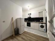 2 Bed Ground Floor Flat to rent on Amersham Road, New Cross