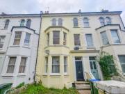 2 Bed Ground Floor large Flat with Private Garden