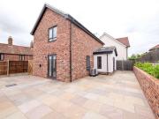 2 bed house for sale