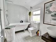 2 bed house for sale