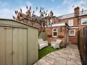 2 bed house for sale