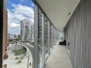 2 bed house to rent in Circus Road West, London, SW11