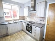 2 bed lower flat to rent in NE3