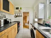 2 Bed Maisonette, Hove Avenue, E17