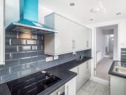 2 bed Mid Terraced House to rent in Nottingham...