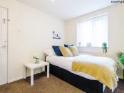 2 bed Mid Terraced House to rent in Salford Greater...