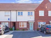 2 bed Mid Terraced House to rent in Wakefield West...