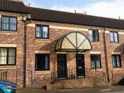 2 bed Mid Terraced House to rent in York North...