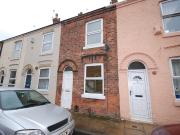 2 bed Mid Terraced House to rent in York North...
