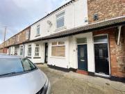 2 bed Mid Terraced House to rent in York North...