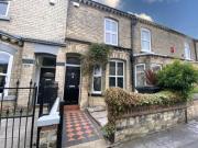 2 bed Mid Terraced House to rent in York North...