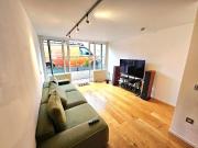 2 Bed Modern Flat 2mins from North St