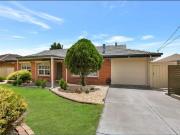 2 Bed North Adelaide Apartment – Walk to Cafés, Parks & City