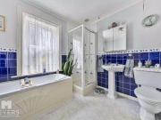 2 bed property for sale