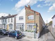 2 bed semi detached house to rent in Princes Road, East...