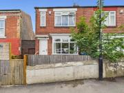 2 bed Semi Detached to rent in Sheffield South...