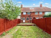 2 bed terraced house to rent in Manton Crescent, Lenton...