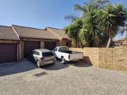 2 bed town house for sale