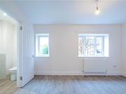 2 bed Upper Floor Flat for rent