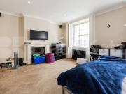 2 Bedroom, 1 bath, 1 reception Flat