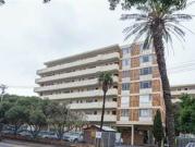 2 Bedroom, 1 Bathroom Flat in Gardens