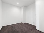 2 bedroom 2 bathroom apartment with 2 car garages