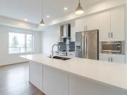 2 Bedroom, 2 Washroom Condo Townhouse, Pet friendly