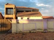 2 bedroom apartment available for re.