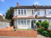 2 Bedroom Apartment Barnet Greater London 93631220
