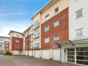 2 Bedroom Apartment Basingstoke Hampshire 93082361