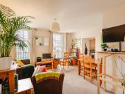 2 Bedroom Apartment Bristol Bristol 94607112