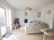 2 Bedroom Apartment Bristol Bristol 98046147