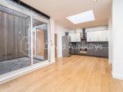 2 Bedroom Apartment Camden Great London 91415263