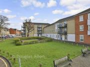 2 Bedroom Apartment Dagenham Great London 98834957