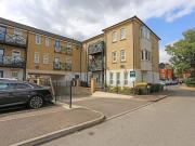 2 Bedroom Apartment Dagenham London 92817116