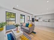 2 Bedroom Apartment Ealing Greater London 95356184