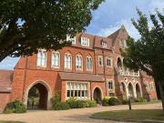 2 Bedroom Apartment Eastbourne East Sussex 94423082