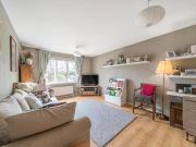 2 Bedroom Apartment Enfield Greater London 89805023