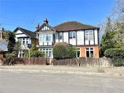 2 Bedroom Apartment Farnborough Hampshire 93903292