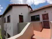 2 Bedroom Apartment / Flat For Sale in Mondeor
