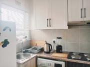 2 Bedroom Apartment / Flat For Sale in Muizenberg 2 Bedroom Apartment / Flat For Sale in Muizenberg