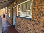 2 Bedroom Apartment / Flat For Sale in Ravenswood
