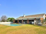 2 Bedroom Apartment / Flat to Rent in Blue Hills