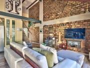 4 Bedroom House To Rent in Sea Point