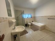 2 Bedroom Apartment / Flat To Rent in Waterkloof Ridge