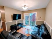2 Bedroom Apartment for Rent at 5712 Holland St,...