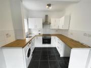 2 bedroom apartment for rent in Alexandra Road,...